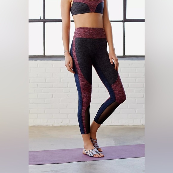 Free People /Free Movement Dylan Heathered Jersey/Mesh Cropped Leggings Size S - Picture 1 of 10